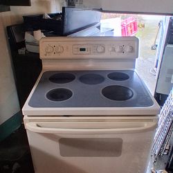 GE White Glass Top Range (Stove/Oven)  - Can Deliver