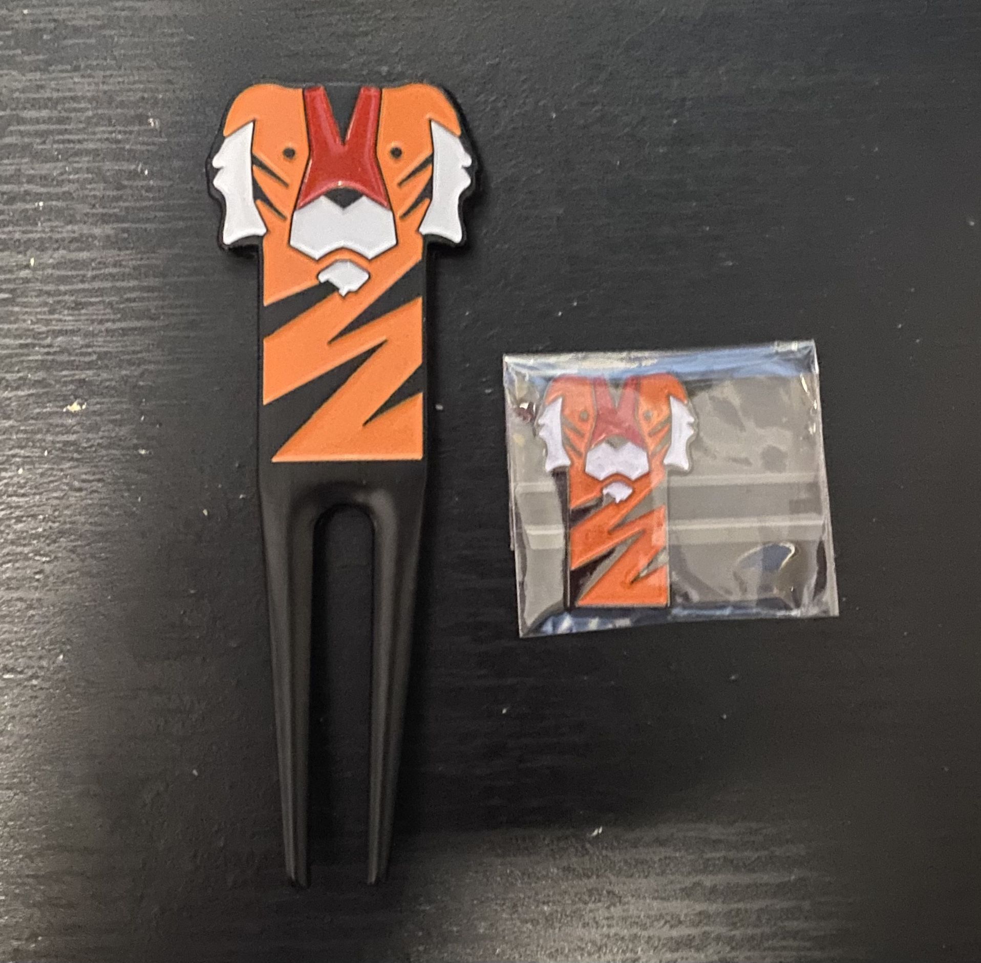 Tiger Divot Tool And Ball Marker