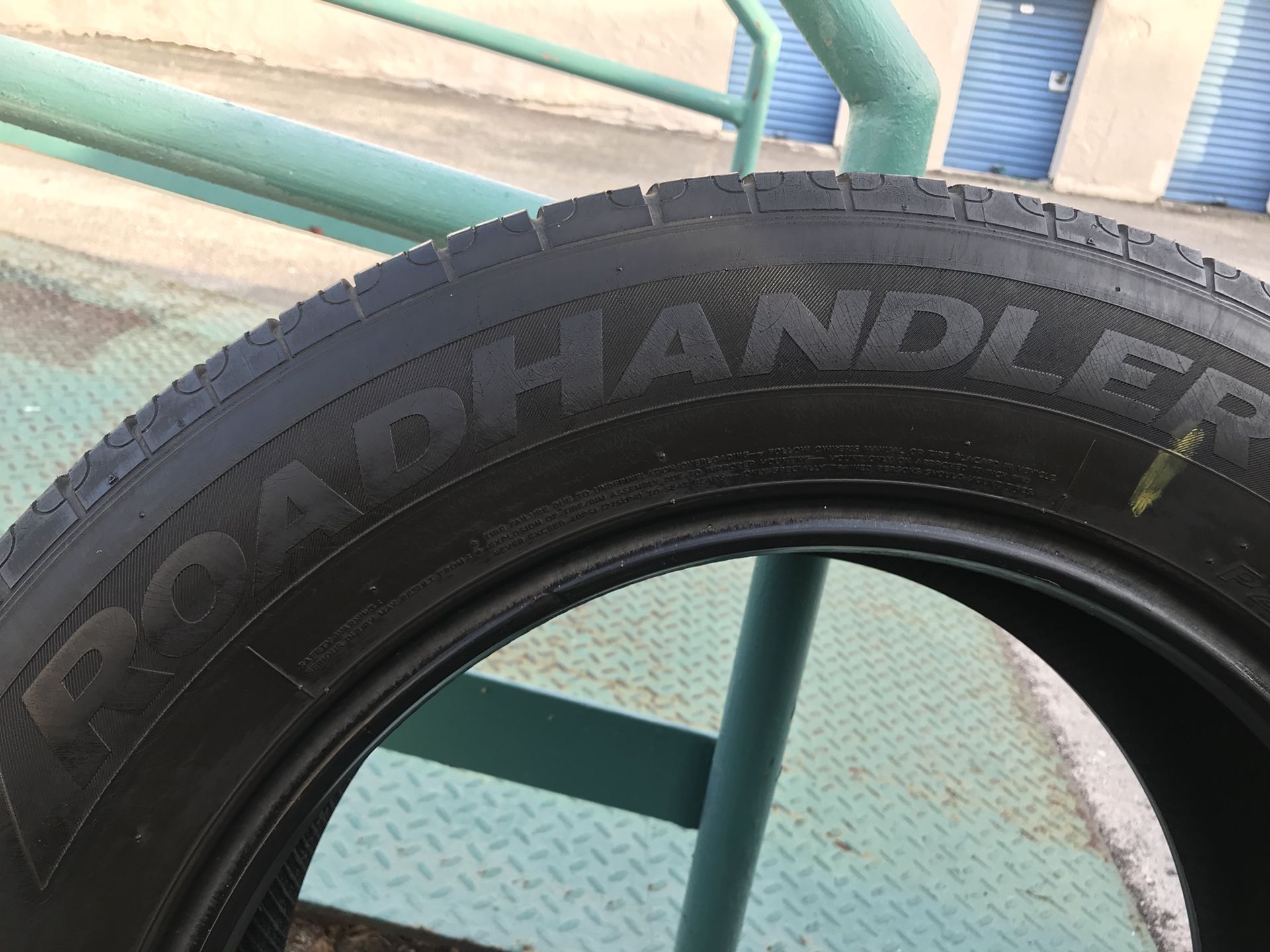 2 tires hankook Roadhandler p225/65R17 100t, 40$