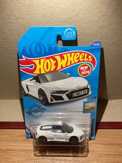 Hot Wheels / 2019 Audi R8 Spyder / White