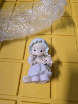 Precious Moments Members Only Figurine
