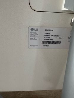 LG 32UN500-W  in White  3840 X 2160