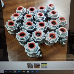 Arlington Straigh connector saddle style, zinc 1/2 " trade size NPT INSULATED 