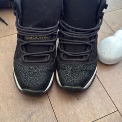 Nike Air Jordan 11 Gold Black Retro Premium 