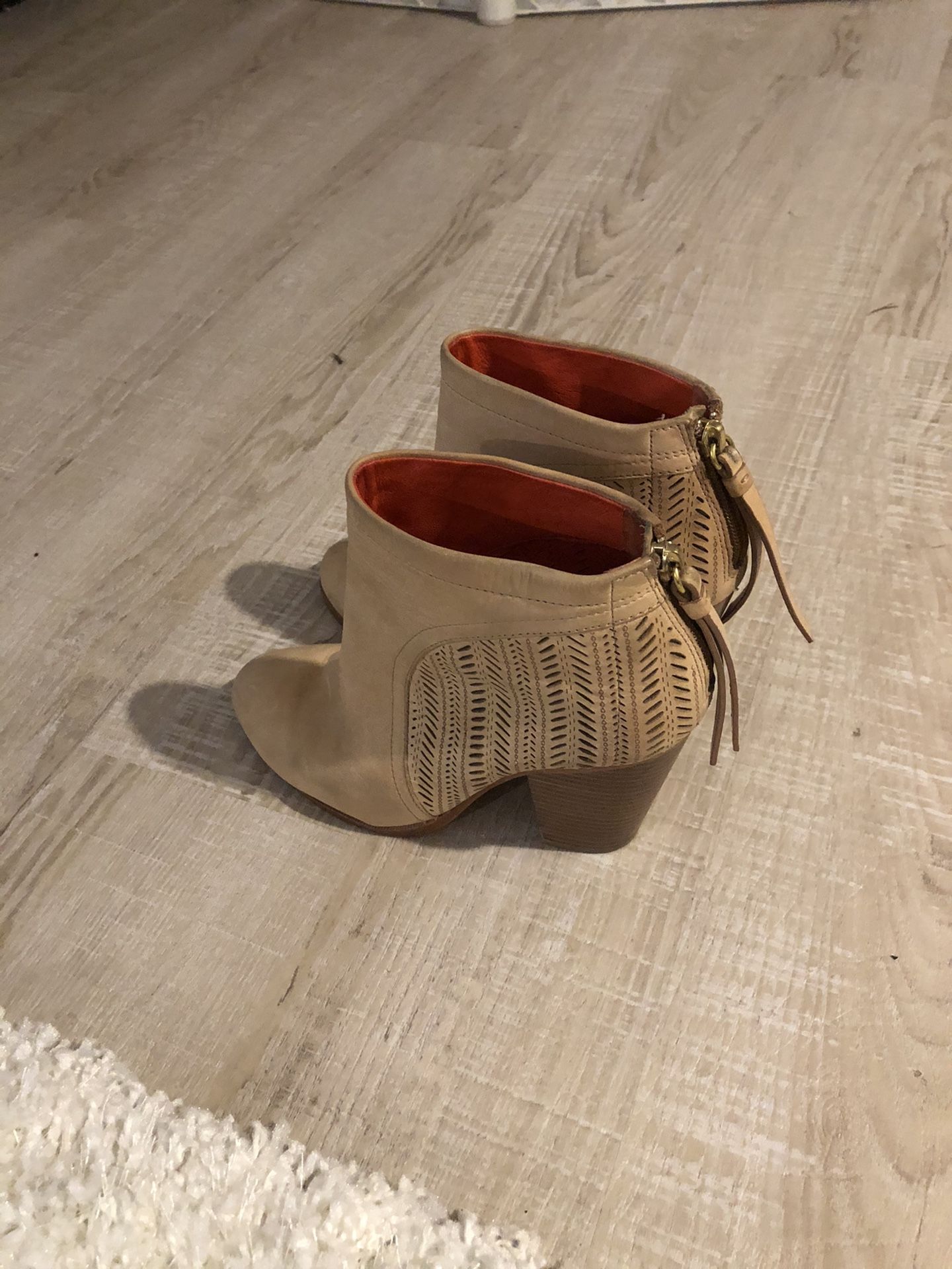 Coach calfskin cutout ankle boots size 8