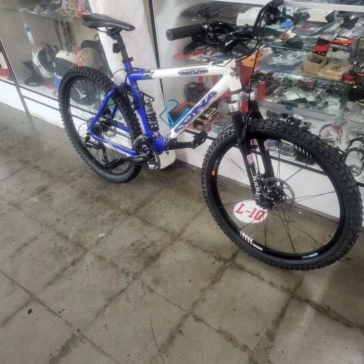 Kona Mountain Full Suspension Dics Brakes 26,, Bike