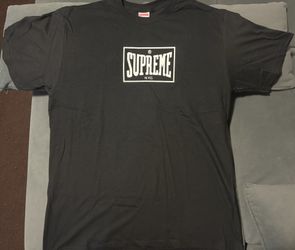 Supreme Warm Up T-shirt Size Large