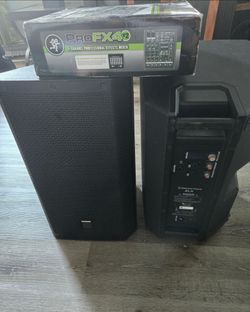 FOR SALE: PROFESSIONAL AUDIO SYSTEM 🔊🎶
Two EV ZLX-12P Professional Speakers + Mackie Mixer + Two Speaker Covers
Includes: ✅ 2 EV ZLX-12P speakers
✅ 