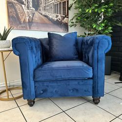 Modern Velvet Tufted Accent Sofa Couch Chair with Scroll Arms and Nailhead. (Blue)