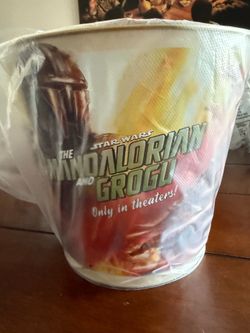 Star Wars Mandalorian& Grogu 230oz Embossed Tin Popcorn Extra Large In Hand
