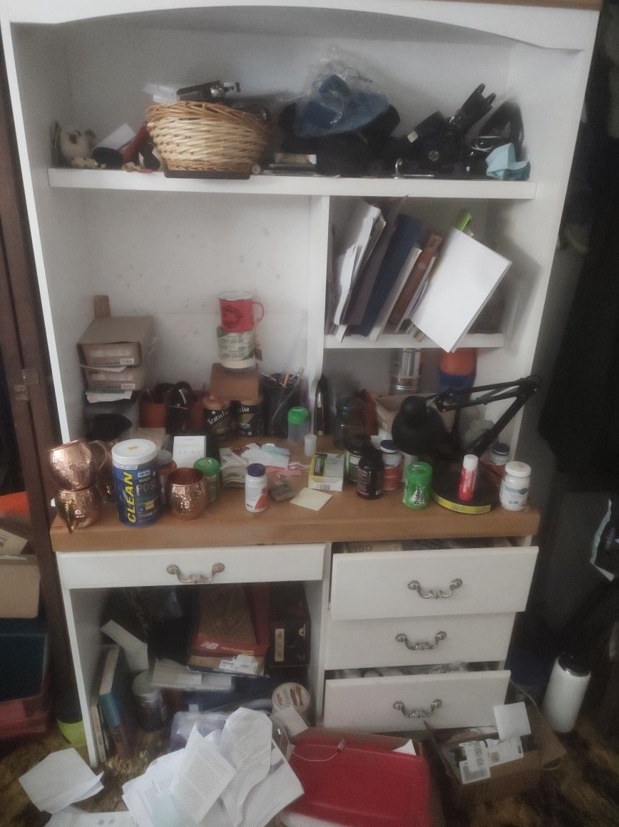 Nice Student Desk With Book Shelf