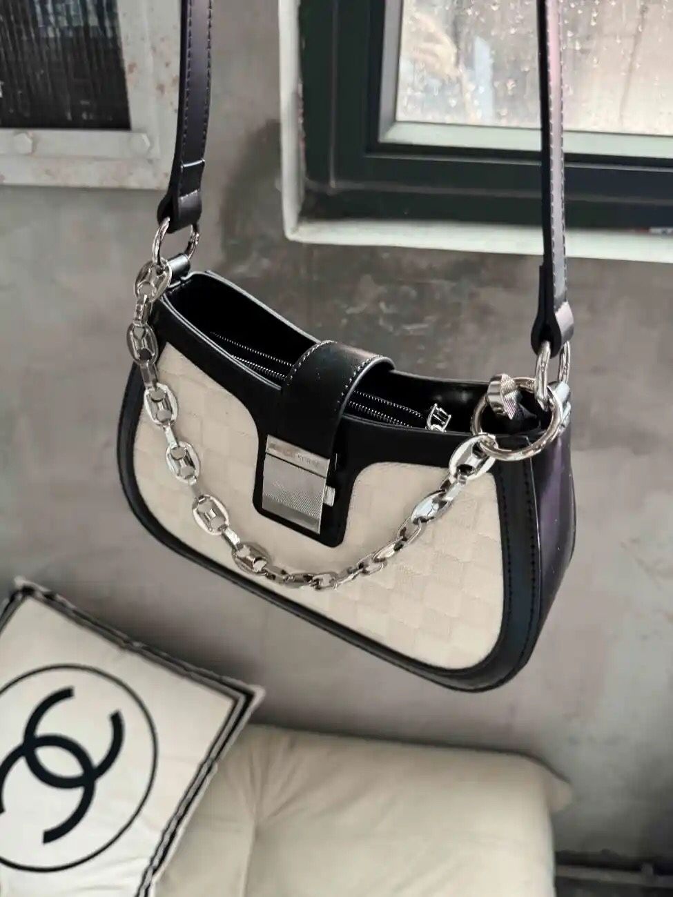 Fashionable Shoulder Bag