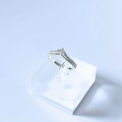 Ring 925 Sterling Silver Chevron Ring, Decorated with CZ Simulated Diamonds