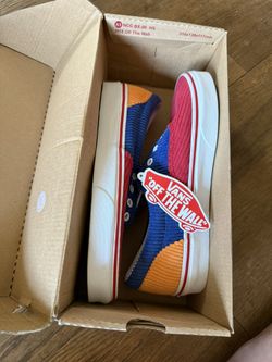 New in Box Women’s 7.5 Men 6 Corduroy Vans