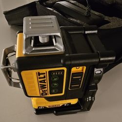 DEWALT 12V MAX Laser Level, Green Line Laser, 3-Way, 360 Degree Professional Laser 