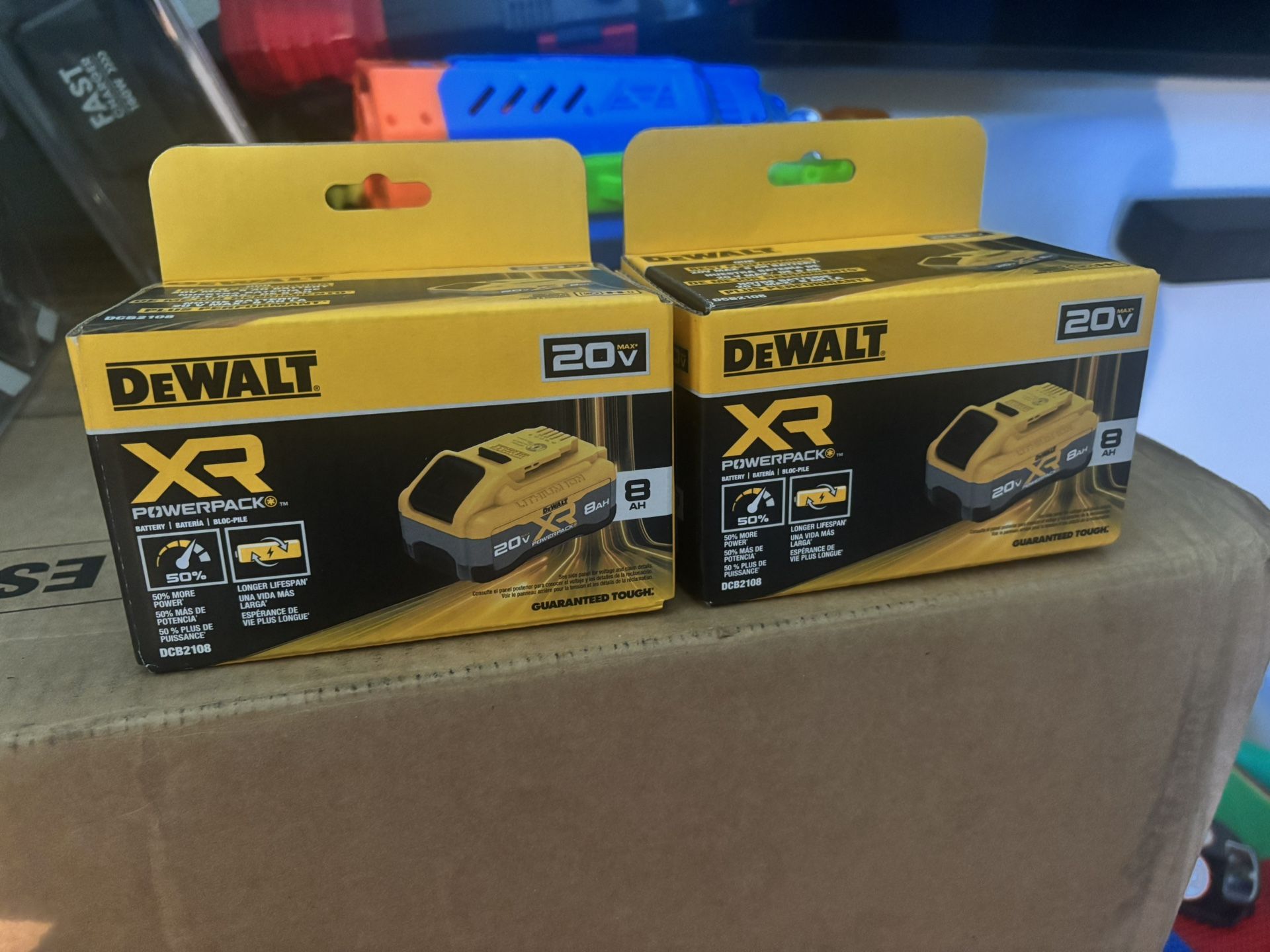 DEWALT 20-Volt MAX XR Lithium-Ion 8.0 Ah Battery Pack