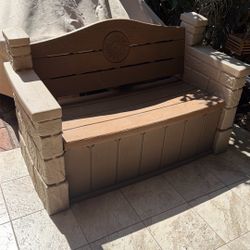 Banco Plástico Baúl 