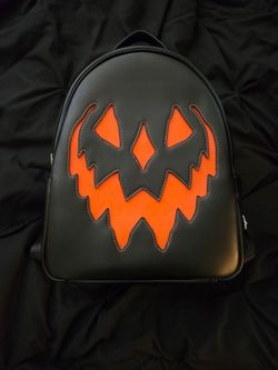 Lively ghosts backpack