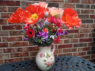 Silk artificial flowers arrangements