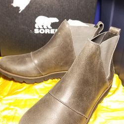 New Sorel Booties SIZE 7