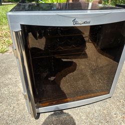 Magic Chef 16-Bottle Wine Cooler MCWC16MCG – Parts / Repair – Not Cooling