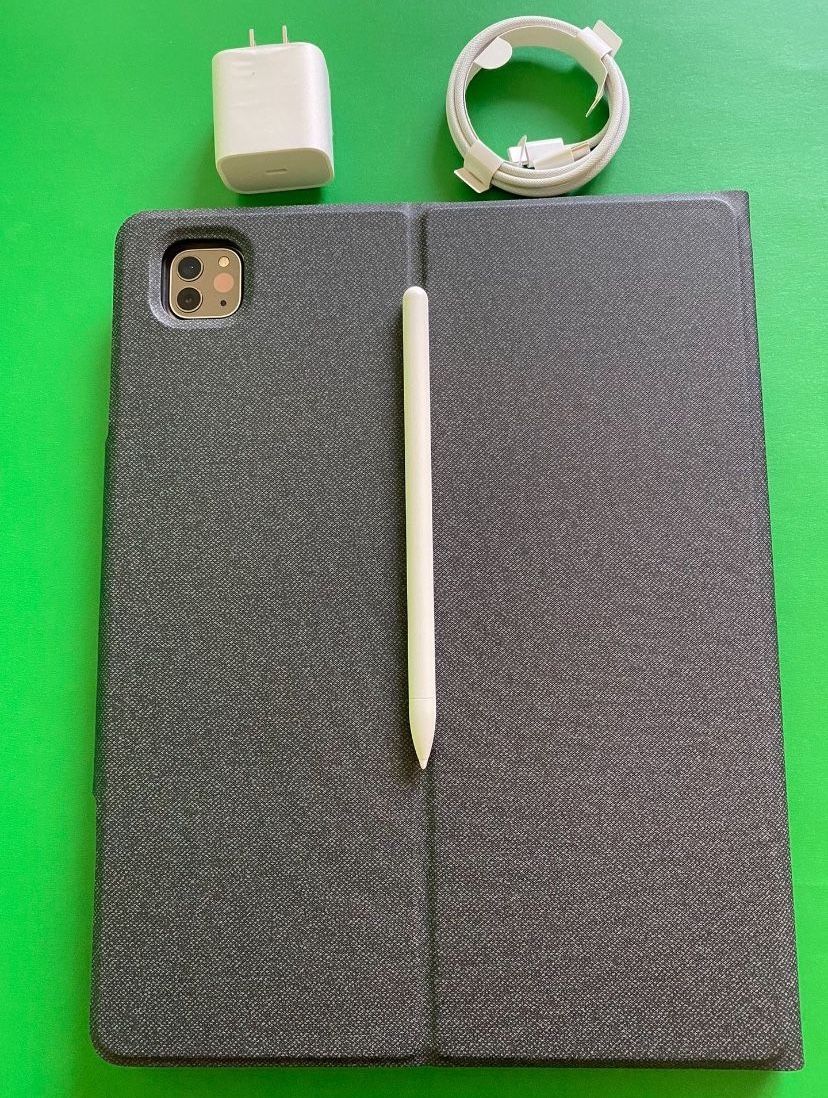 256GB Apple IPad Pro 12.9” 6th Generation (2022 Model / M2 chip