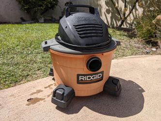 RIDGID  6 gal wet/dry shop vac 