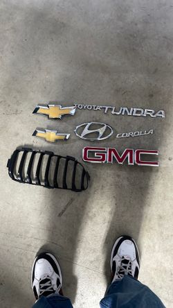 Lots Of emblems, Make Offer On any One !