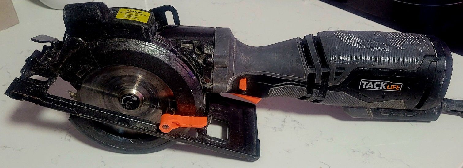 TACKLIFE TCS115A Mini Sierra Circular con Mango de Metal