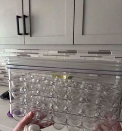 4 EGG STORAGE CONTAINERS WITH LIDS