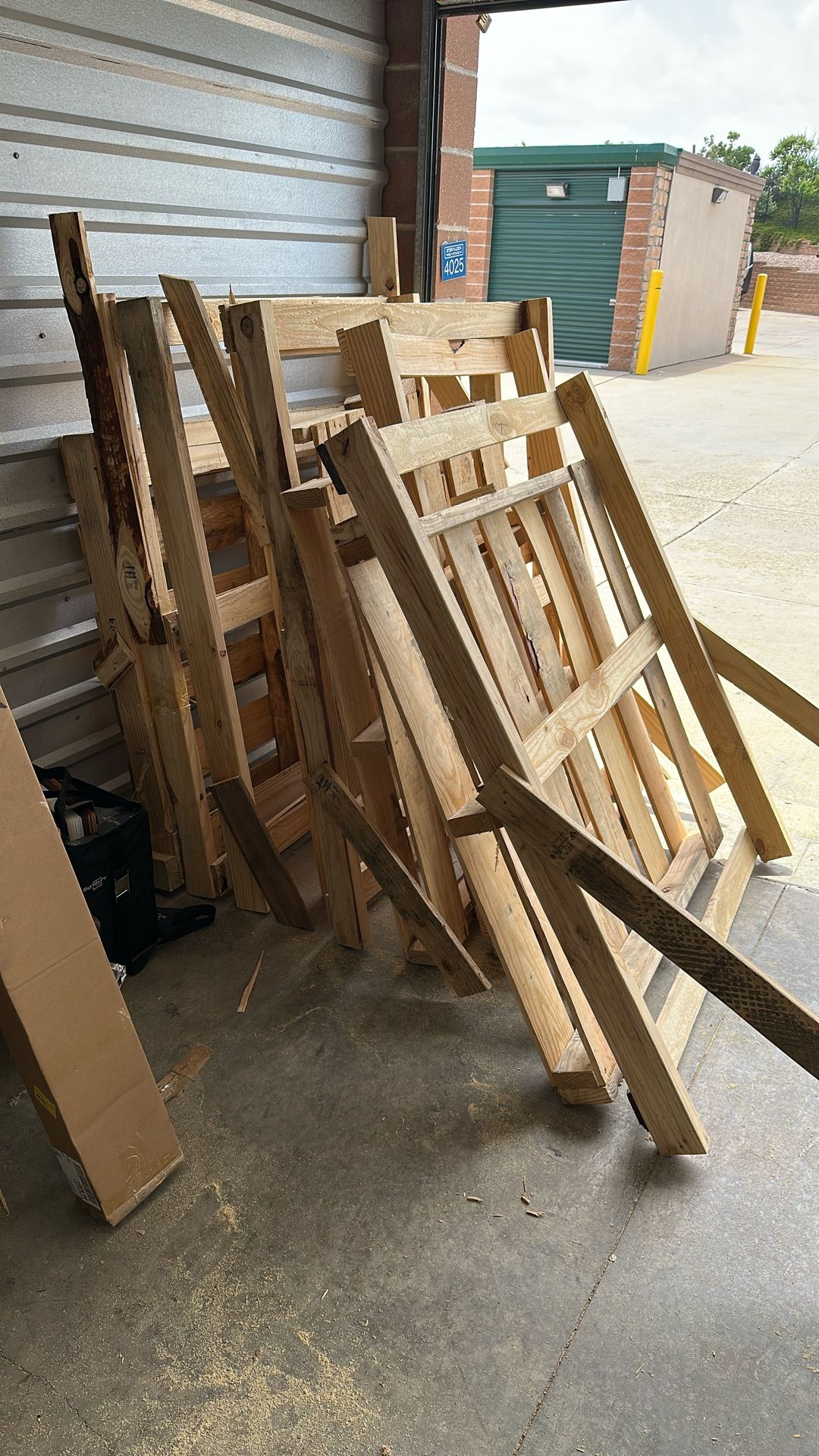 Free Pallets