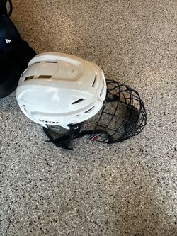 Medium CCM Tacks 210 helmet with medium cage