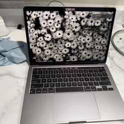 MacBook Pro M2 