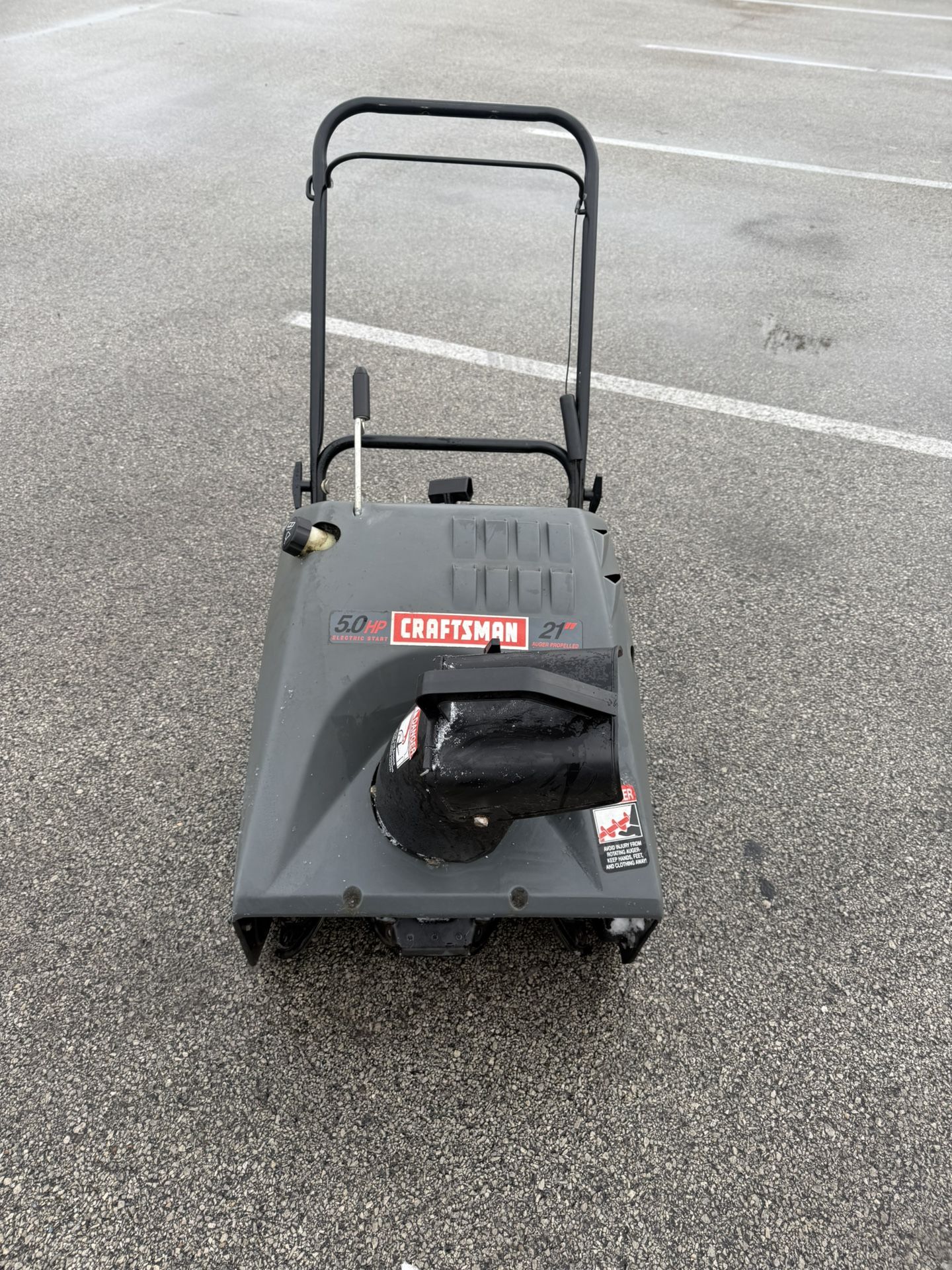 CRAFTSMAN SNOW BLOWER WITH ELECTRIC STAR. 5.0 HORSE POWER ENGINE. 21 INCHES . EASY TO START. $125.00 OR BEST OFFER.