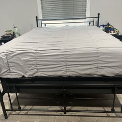 Queen Metal Frame & Box Spring 