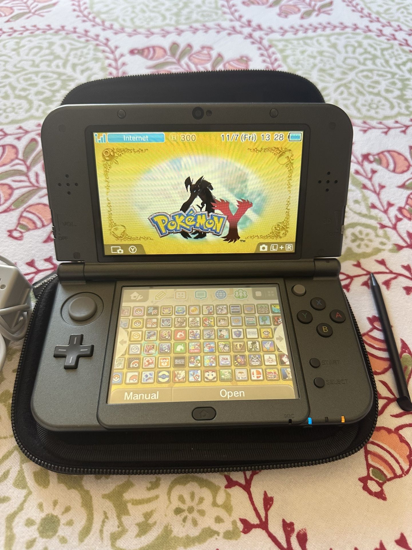 New 3ds XL, 128GB, Charger + Case, CFW