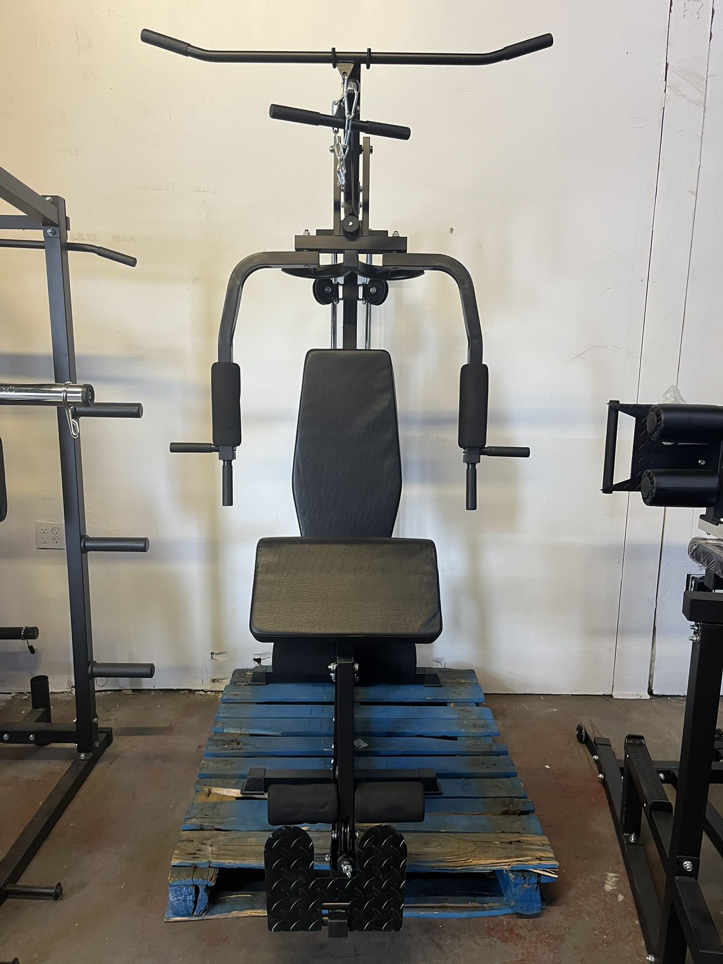 Multi-use Gym Utility Fitness Machine Multifunctional Home Gym Station for Total Body Training