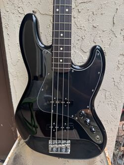 2025 Fender American 🇺🇸Pro Jazz BASS - mint with hard shell case