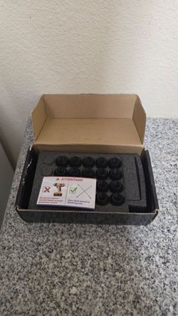 Black Lug Nut Set 1/2-20 with Foam Tray