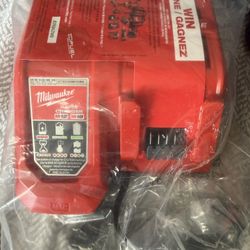 M12 and M18 12-Volt/18-Volt Lithium-Ion Multi-Voltage Rapid Battery Charger