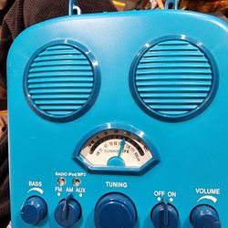 Sunnylife Beach Sounds Portable Speakers/Radio FM/AM, Aux for iPod/MP3 Nice!