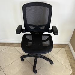 Like New Office Chair!!!