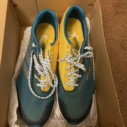Adidas Size 8.5 Running Cxountry Shoes 