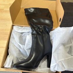 Woman’s Black Boots 