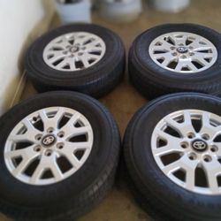 17"Rines y Llantas Toyota Tacoma Nuevos 