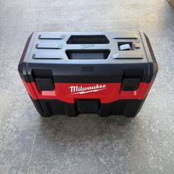 Vacuum 2 gal Milwaukee M18