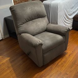 Good Recliner For Old Man. 