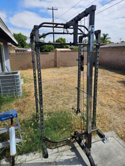 Squat cage w/lat pull-down attach
