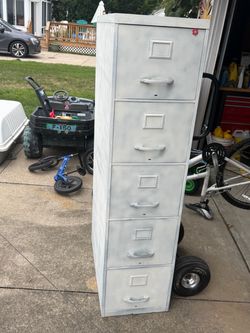 5 Drawer Metal Filing Cabinet Used