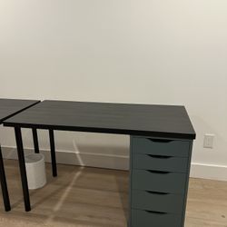 Modern Desk with Drawer Storage – Excellent Condition